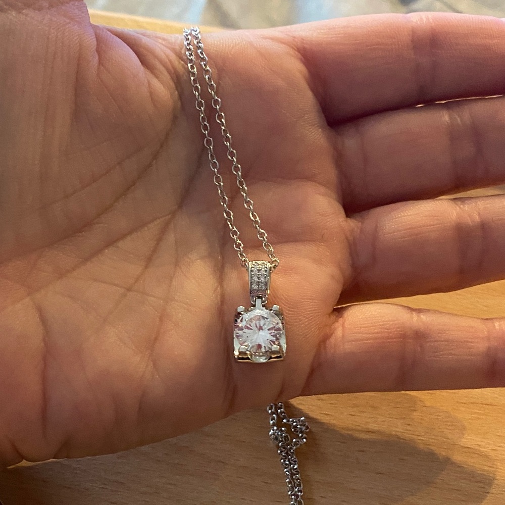 The Legacy 925 White Sapphire Solitaire necklace - Picture 9 of 9